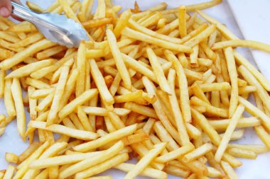 Patates kızartması lezzetli içinde belgili tanımlık çarşı