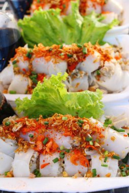 Soslu lezzetli taze makarna böreği