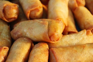 Meze yemek için geleneksel tava böreği