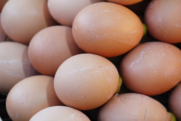 Яйця на грилі смачні у вуличній їжі — стокове фото