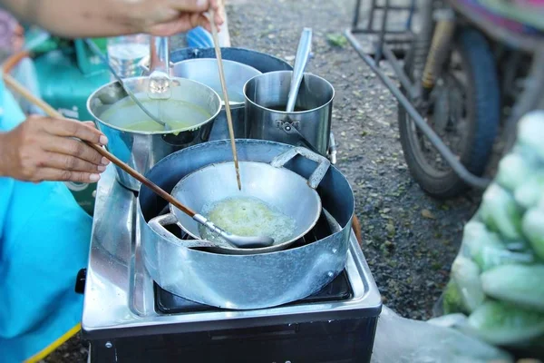 Sabor de pandan de farinha de arroz frito profundo, panqueca tailandesa — Fotografia de Stock