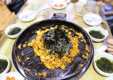 Dak baharatlı Galbi Pan, Kore yemeği