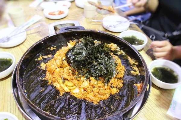 Dak Galbi épicé sur poêle, cuisine coréenne — Photo