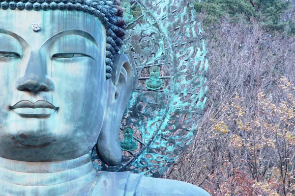 Parque nacional Seoraksan com templo Sinheungsa, Coreia do Sul — Fotografia de Stock