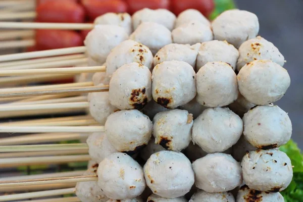 Sosis panggang dan bakso sangat enak — Stok Foto