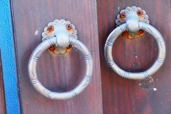 Traditional door handles of ancient at Korean architecture — Stock Photo, Image