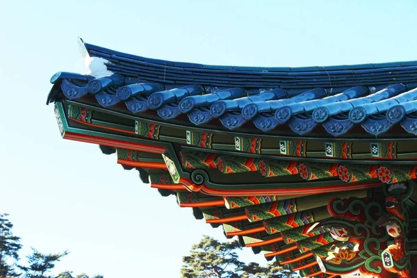 Techo tradicional de la antigua arquitectura coreana — Foto de Stock