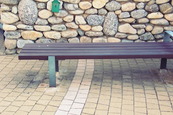 Bankje in het park met de natuur, Korea — Stockfoto