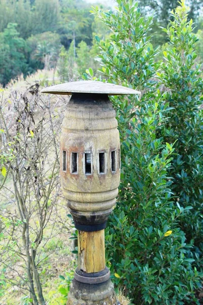 Lampa i trädgården på vintage stil — Stockfoto