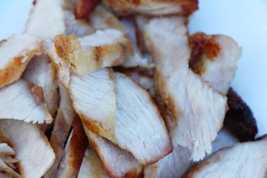 soslu kızarmış domuz eti lezzetlidir