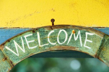 Hoş Geldiniz sayfasında arka plan doğa ile sembolize