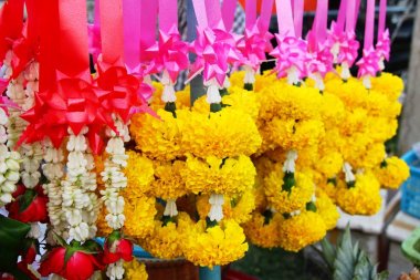 El Yasemin güzel çelenk piyasada