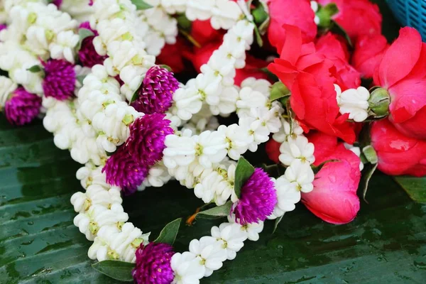 Hand jasmine garlands beautiful at the market — Stock Photo, Image