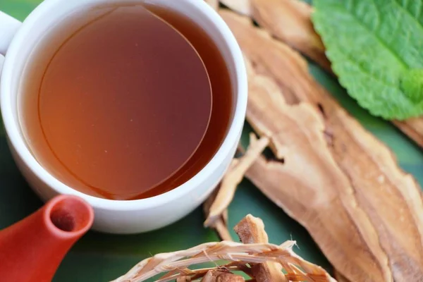 Chá de cogumelo Lingzhi - Ganoderma lucidum de saúde — Fotografia de Stock