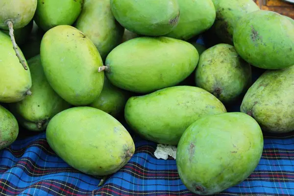 Mango fruit in the market — Stock Photo, Image