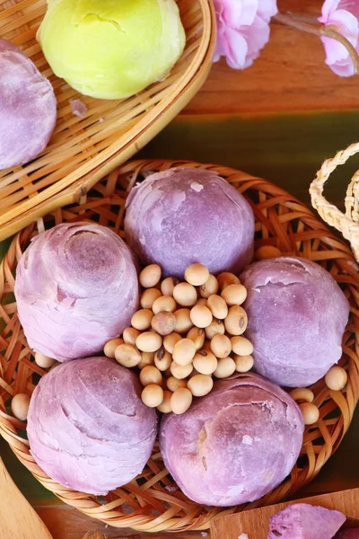 Festival moon cake - Chinese cake en thee — Stockfoto