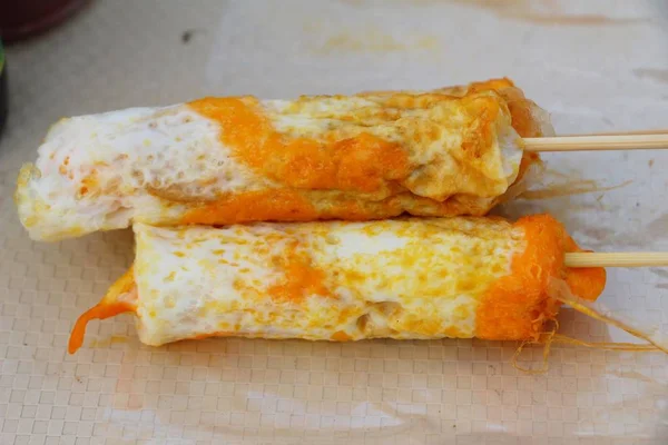 Egg rolls is delicious at street food — Stock Photo, Image