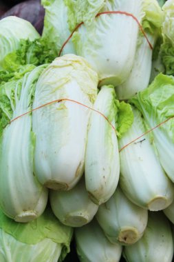 Pazarda yemek için taze Çin lahanası