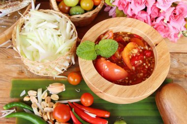 Baharatlı papaya salatası Yengeç lezzetlidir