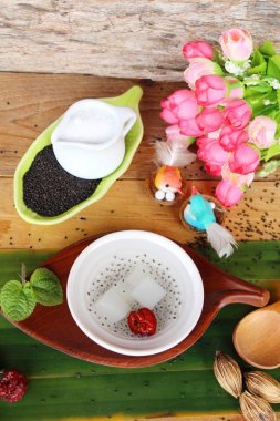 Fesleğen tohumu şurup lezzetli jöle