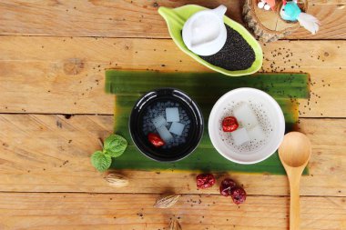 Fesleğen tohumu şurup lezzetli jöle