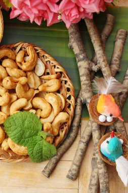 Kızartma kaju fıstığı tuz ile lezzetli