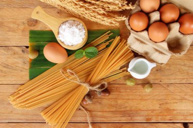 Spagetti un ev yapımı ahşap arka plan yapma