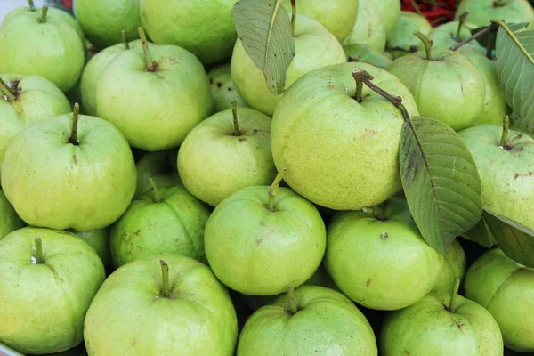 Guava meyve içinde belgili tanımlık çarşı lezzetlidir