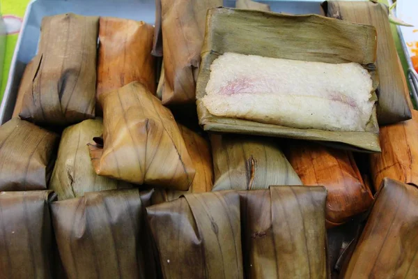 Arroz pegajoso con coco delicioso, postre tailandés —  Fotos de Stock