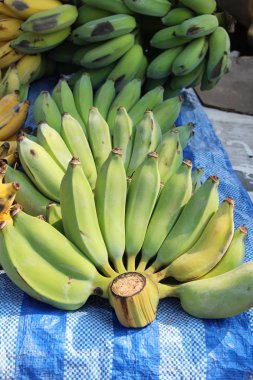 olgun muz piyasada lezzetlidir