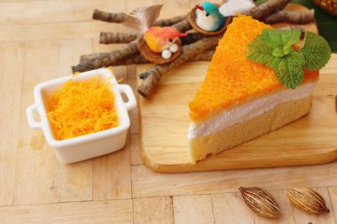 Yumurta sarısı lezzetli kek altın tatlıdır