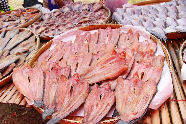 Sušené ryby pro vaření na trhu — Stock fotografie