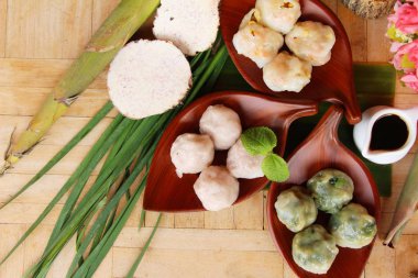 Buğulama dolması sarımsak chives, taro, bambu sürgün ile hamur tatlısı