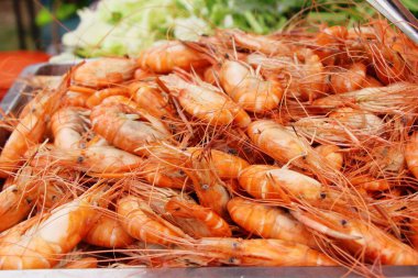 Izgara karides sokak gıda lezzetlidir