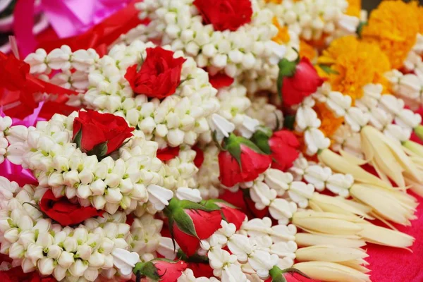 Hand jasmine garlands beautiful at the market — Stock Photo, Image