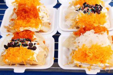 Krep rulo dolu sokak gıda lezzetlidir