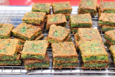 sarımsak chives ile lezzetli dolma pişmiş hamur tatlısı