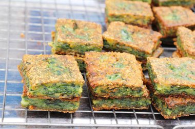 sarımsak chives ile lezzetli dolma pişmiş hamur tatlısı