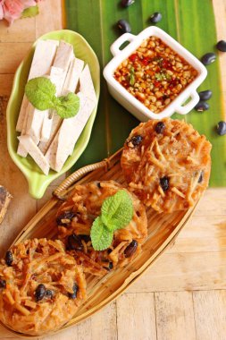 Taro tatlı ve siyah fasulye geleneksel Çince pancake