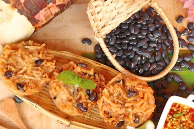 Taro tatlı ve siyah fasulye geleneksel Çince pancake