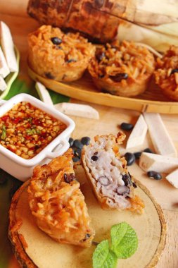 Taro tatlı ve siyah fasulye geleneksel Çince pancake