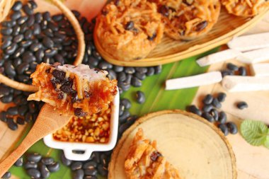 Taro tatlı ve siyah fasulye geleneksel Çince pancake