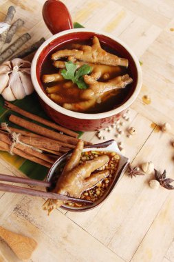 Komposto ayak tavuk lezzetli, Çin besindir