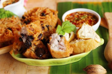 Taro tatlı ve kızarmış tofu, Çin yemeği