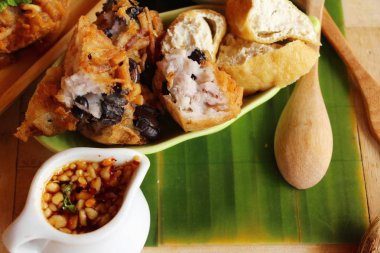 Taro tatlı ve kızarmış tofu, Çin yemeği