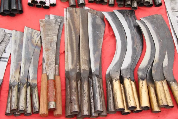 Um monte de faca vários para venda — Fotografia de Stock