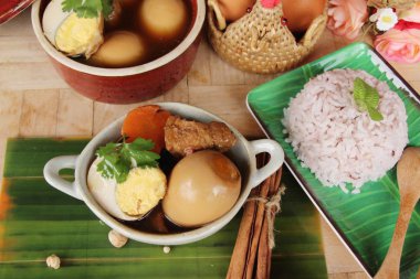 Domuz eti lezzetli, Çin gıda ile haşlanmış yumurta