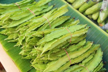 Prenses belgili tanımlık çarşı içinde yemek pişirmek için fasulye