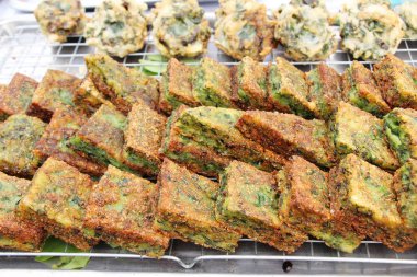 sarımsak chives ile lezzetli dolma pişmiş hamur tatlısı