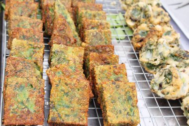 sarımsak chives ile lezzetli dolma pişmiş hamur tatlısı